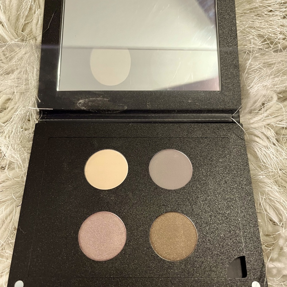 ITTSE THE VAN NESS MAGNETIC EYESHADOW QUAD
